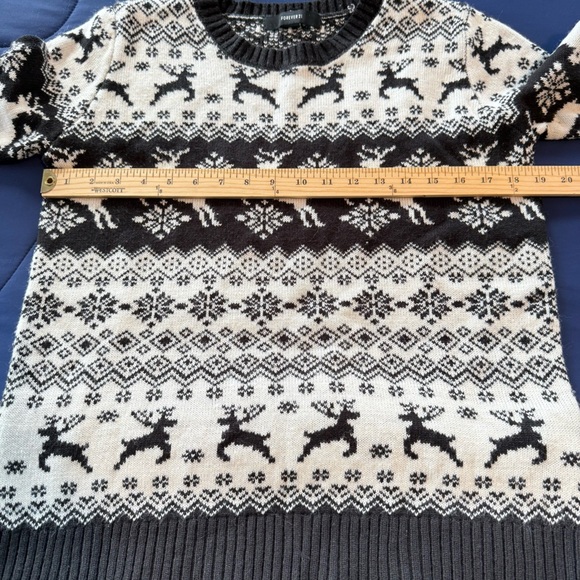 Forever 21 Black and Cream Reindeer Crewneck Sweater, SizeS, Offers Welcome - Picture 3 of 5